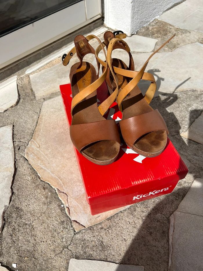 Sandales kickers en cuir pointure 36