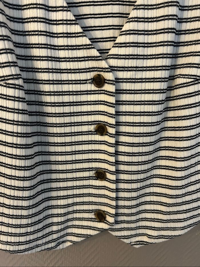 Gilet sans manches ou boléro - photo numéro 3
