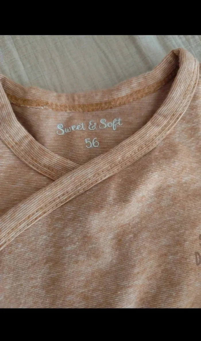Tee-shirt cache coeur 56cm - photo numéro 3