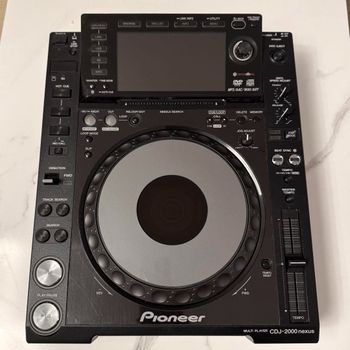 Platine vinyle numérique multi-lecteur DJ Pioneer CDJ-2000nexus Pro en parfait état