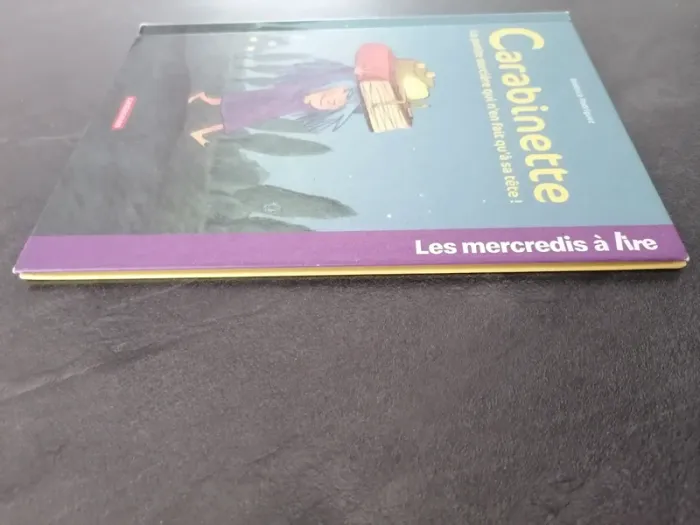 Livre Carabinette la petite sorcière qui n'en fait qu'à sa tête ! - photo numéro 7