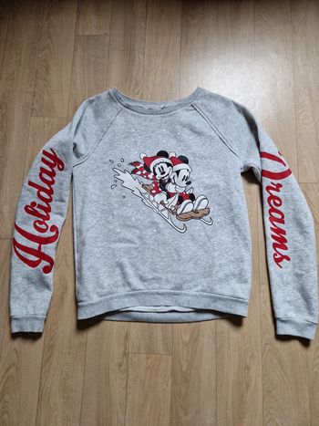 Pull gris Disney