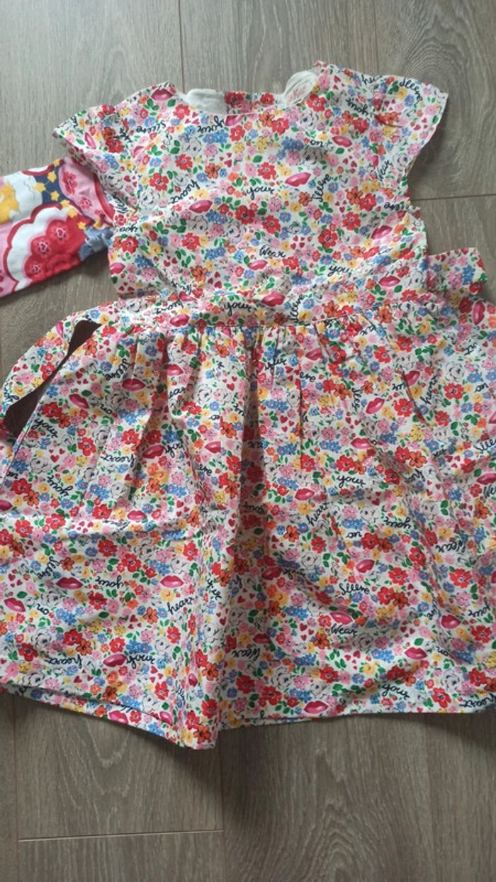 Rare lot de 2 robe de la marque Cath Kidston taille 4/5 ans - photo numéro 2