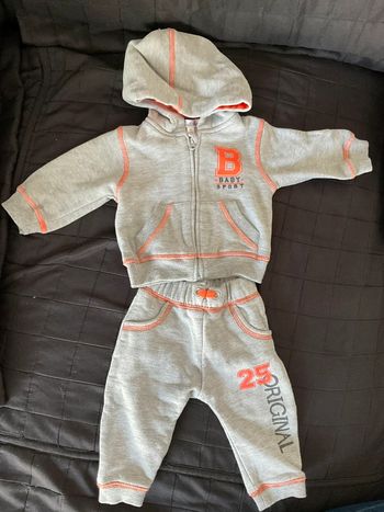 Ensemble jogging veste et pantalon 3 mois