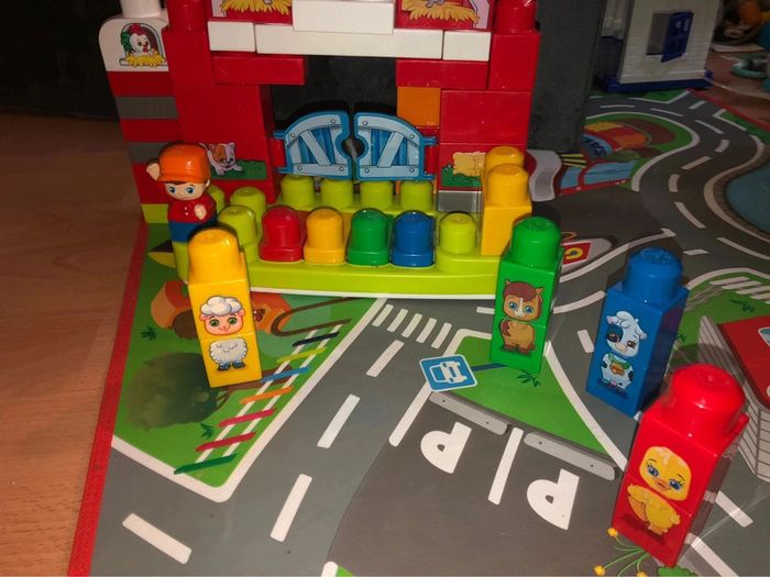 Mega Bloks First Builders La Ferme Musicale, animaux et sons, briques et jeu de construction - photo numéro 2