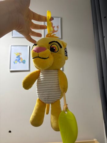 Peluche simba disney accroche poussette transat