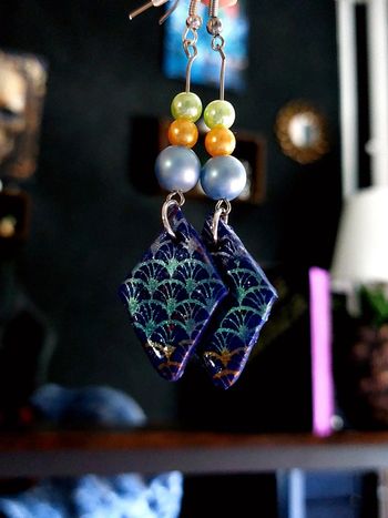 Magnifique paire de boucles d'oreilles pendantes en pâte polymere