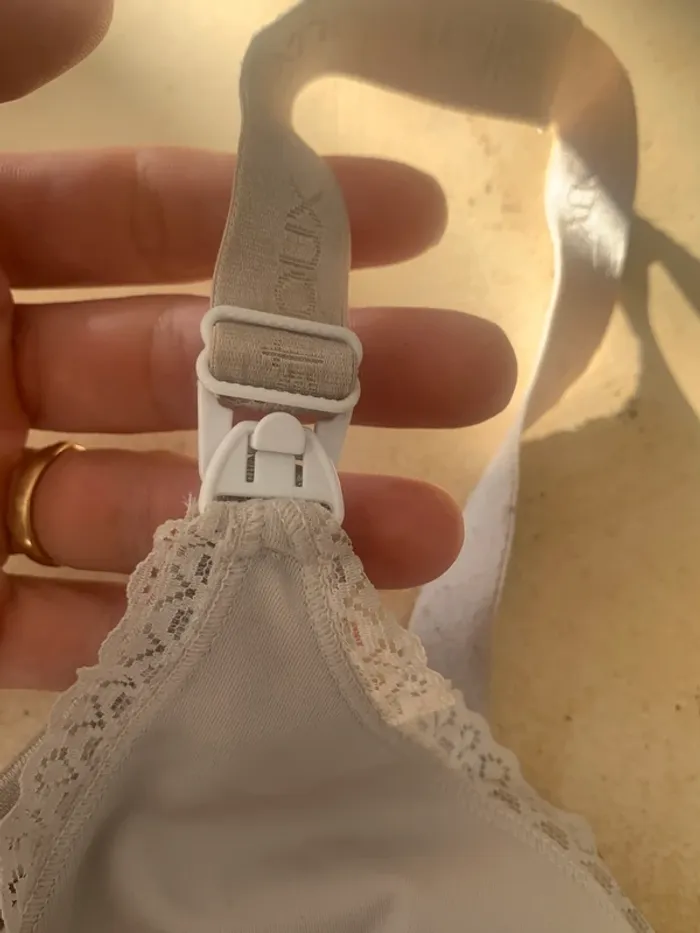 🤰 Soutien-gorge maternité/allaitement – Crème dentelle – Taille 100E – Marque Billet Doux - photo numéro 4