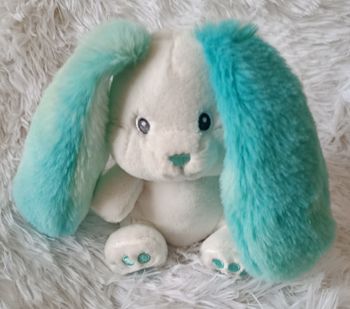 Doudou peluche lapin blanc -longues  oreilles turquoise - 15 cm Gipsy 
