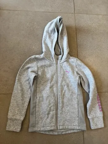 Gilet à capuche Puma, 9/10 ans, très bon état