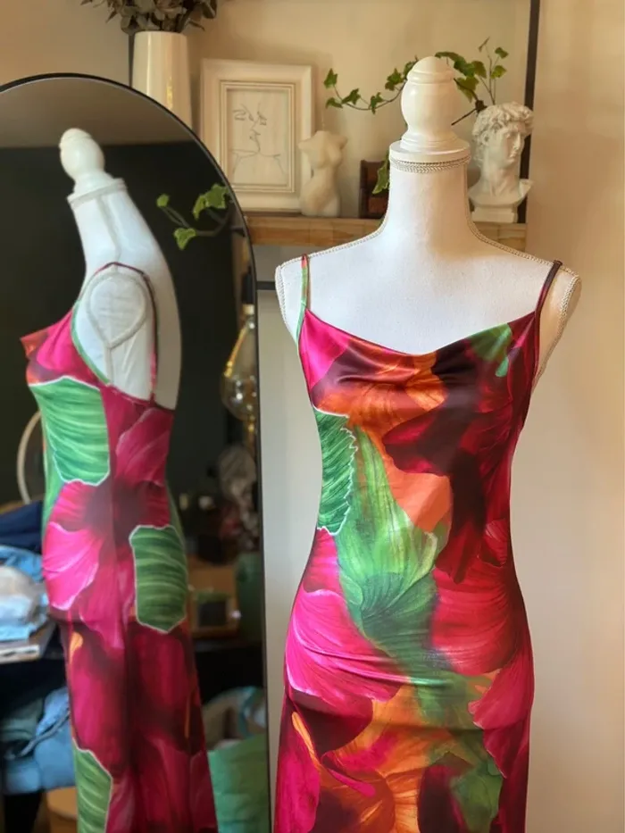 Robe longue près du corps colorée taille 36 - photo numéro 3