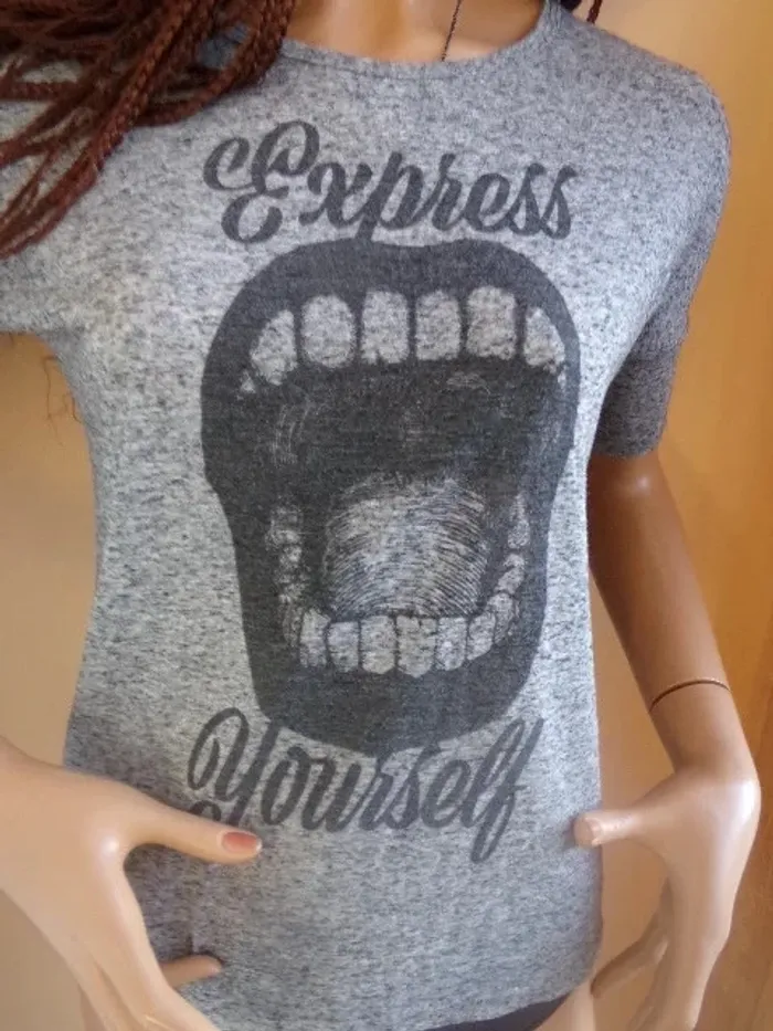 Teeshirt - photo numéro 2
