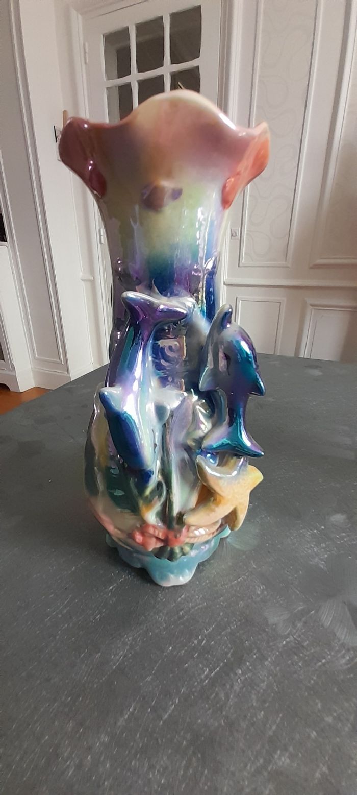 Petit vase dauphin