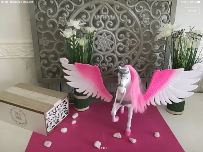 Grande licorne avec pochettes surprise - photo numéro 3
