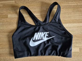 Brassière noire Nike DRI-FIT taille S