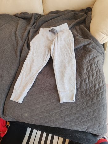 Pantalon Kiabi 4 ans 107 cm.