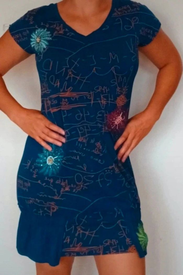 Tunique  bleu marine taille 38 /m zelia