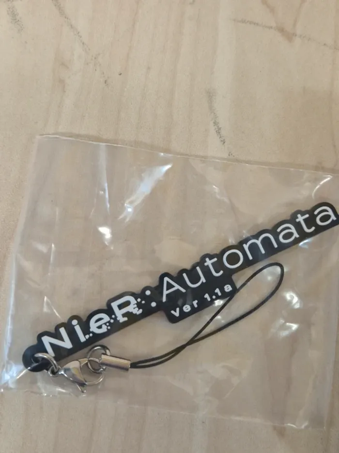 Strap NieR Automata Ichibankuji Logo - photo numéro 2