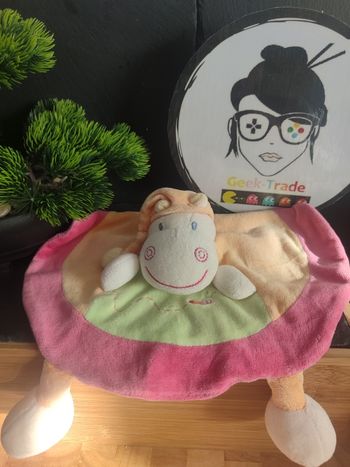 Doudou plat hippopotame rose vert orange chenille kiabi p9894 rond Bonnet Blanc