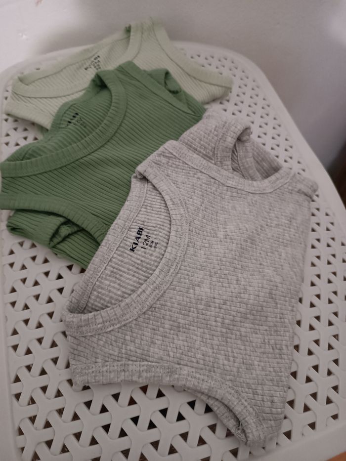 Lot bodys sans manches côtelé