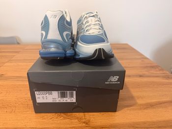 New Balance 2002R Bleu Clair – Neuves Taille 44
