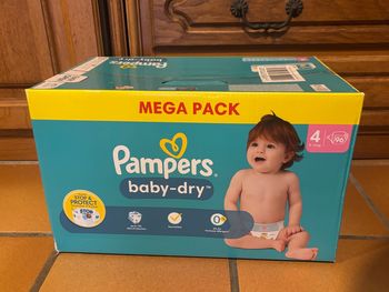 Couches Pampers baby dry taille 4