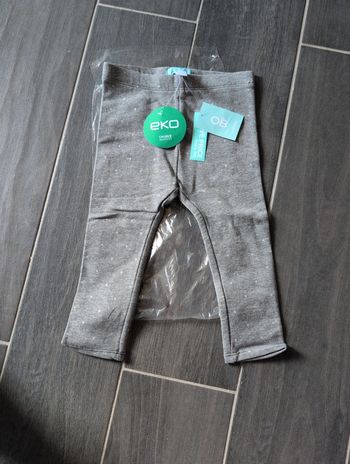 Legging Gris et blanc - Obaïbi. Neuf. 18 mois