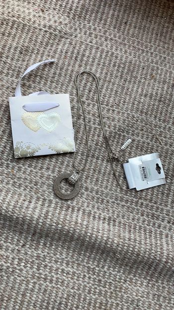 Collier sautoir pendentif rond brillant argent é idée cadeau Noël saint Valentin