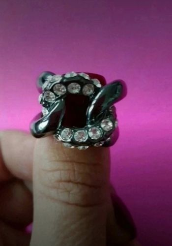 Bague avec strass