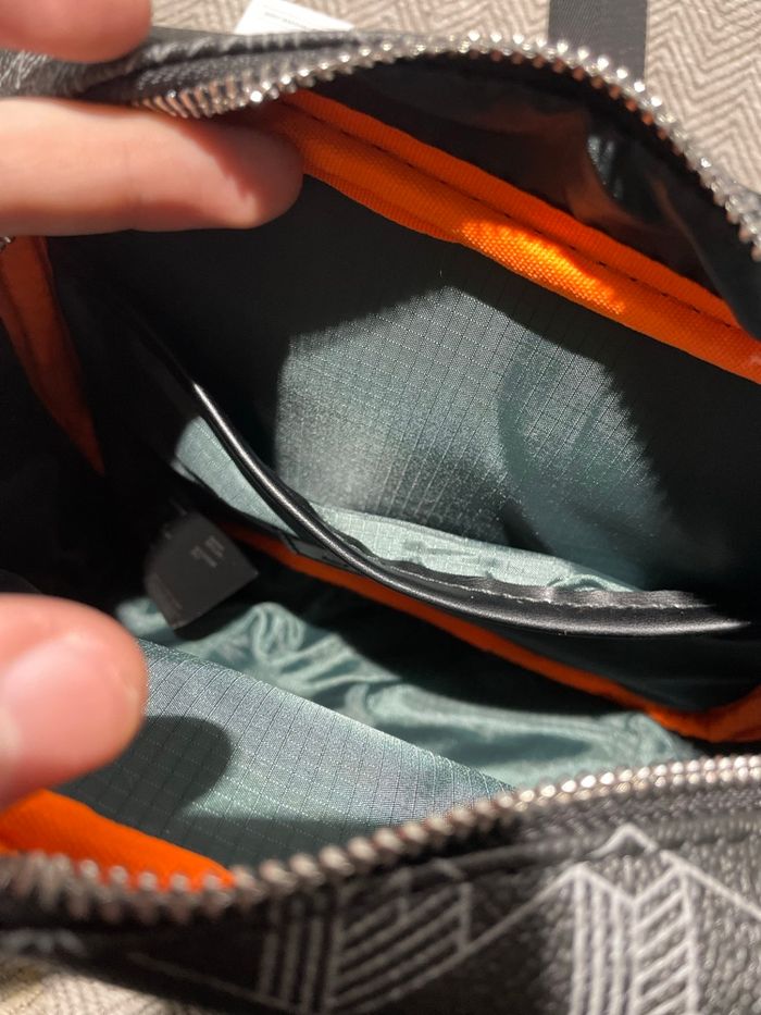 Sacoche Lacoste - photo numéro 5