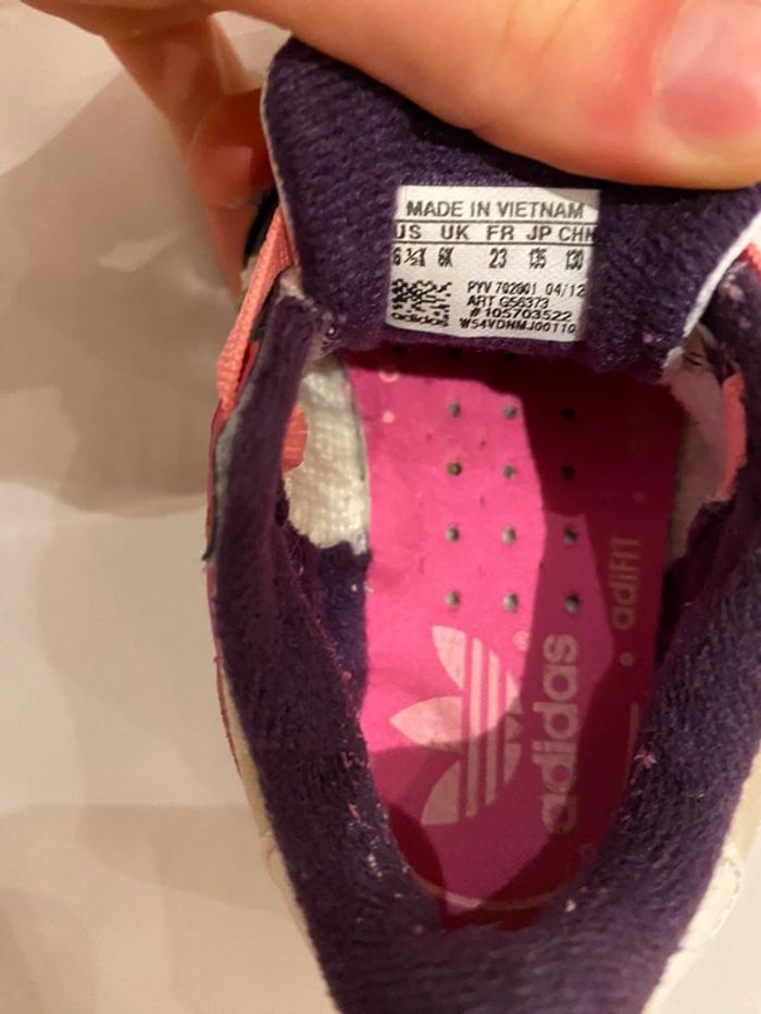 Paire de chaussures adidas - photo numéro 6