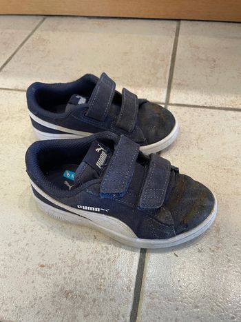 Baskets Puma à scratchs taille 28