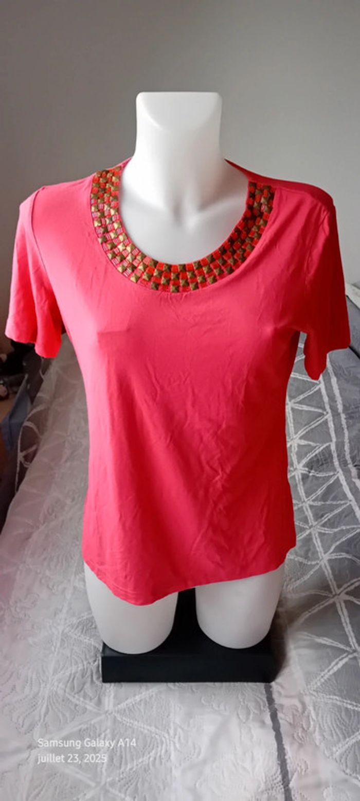Haut manches courtes fluide col rond avec sequins dorés rose femme L Gabrielle K. - photo numéro 2