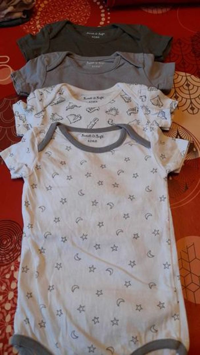 Lot de 4 bodys garçon