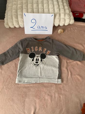 Pull Mickey taille 2 ans
