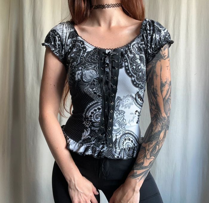 Top vintage à lacets y2k Dark Coquette Goth off shoulders - Taille M/L - photo numéro 4