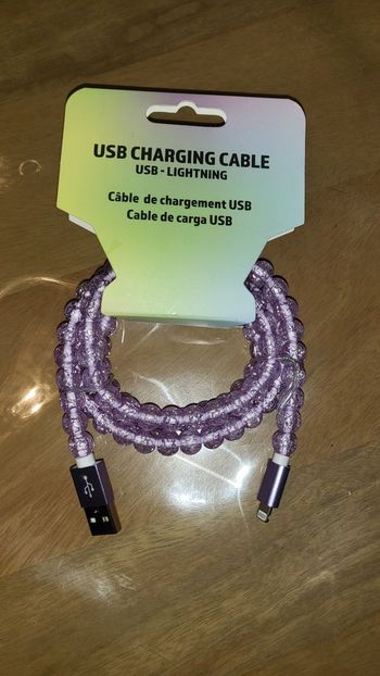 Câble chargeur violet