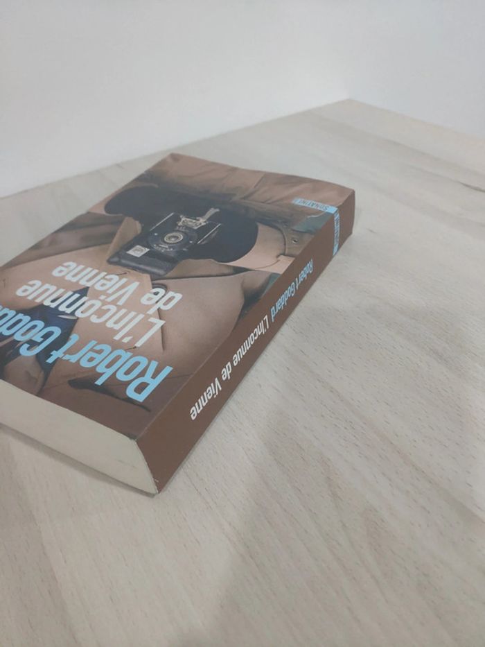 Livre grand format L'inconnue de Vienne Goddard - photo numéro 5