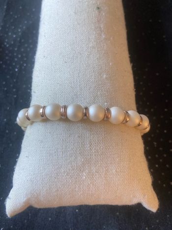 Bracelet perles crèmes