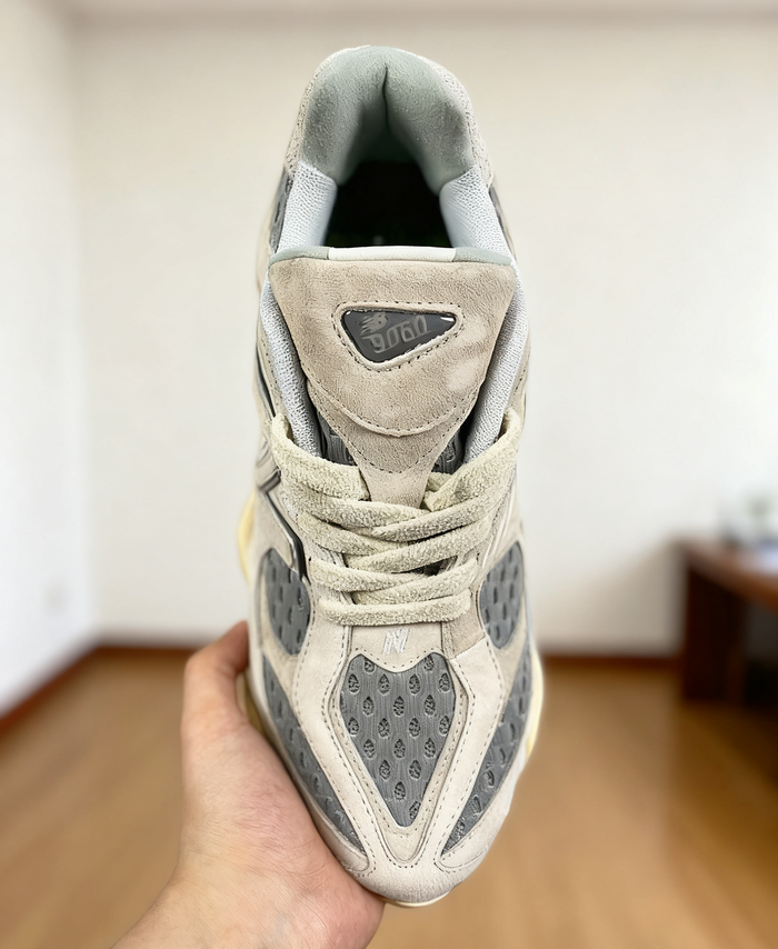 New Balance 9060 Beige taille 40 - photo numéro 4