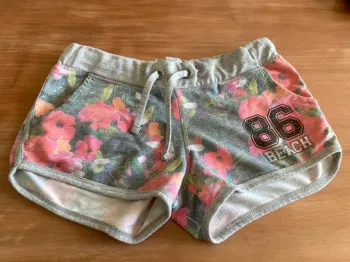 Short fleuri