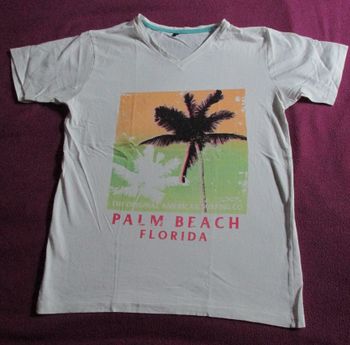 tshirt blanc taille M  mais plutôt S