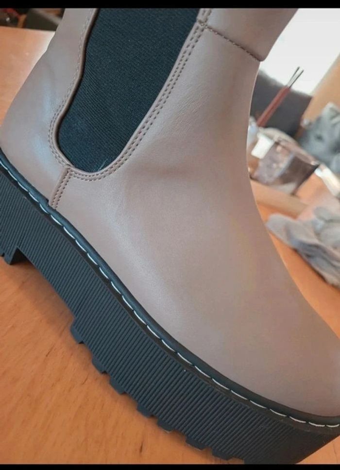Bottines quasiment neuf taille 37 - photo numéro 3