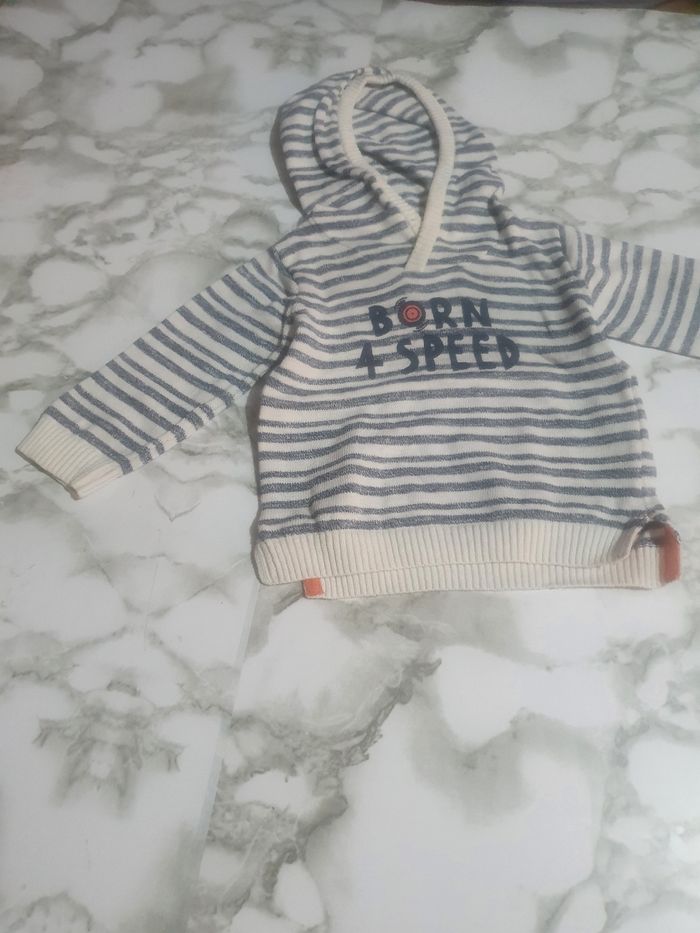 Pull à capuche 6 mois