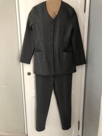 AN10- Tailleur-pantalon mia soana fines rayu T 42/44 peu porté