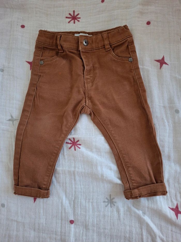 Lot pantalons 6 mois. - photo numéro 2