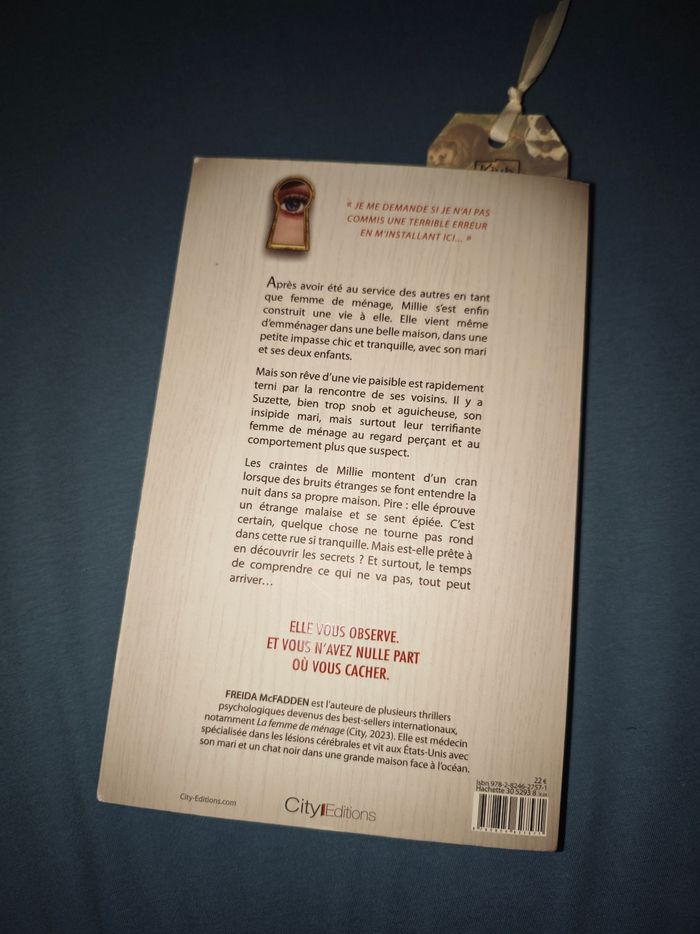 La femme de ménage voit tout - photo numéro 3