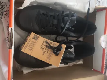 Chaussure de foot enfant pointure 34 Nike