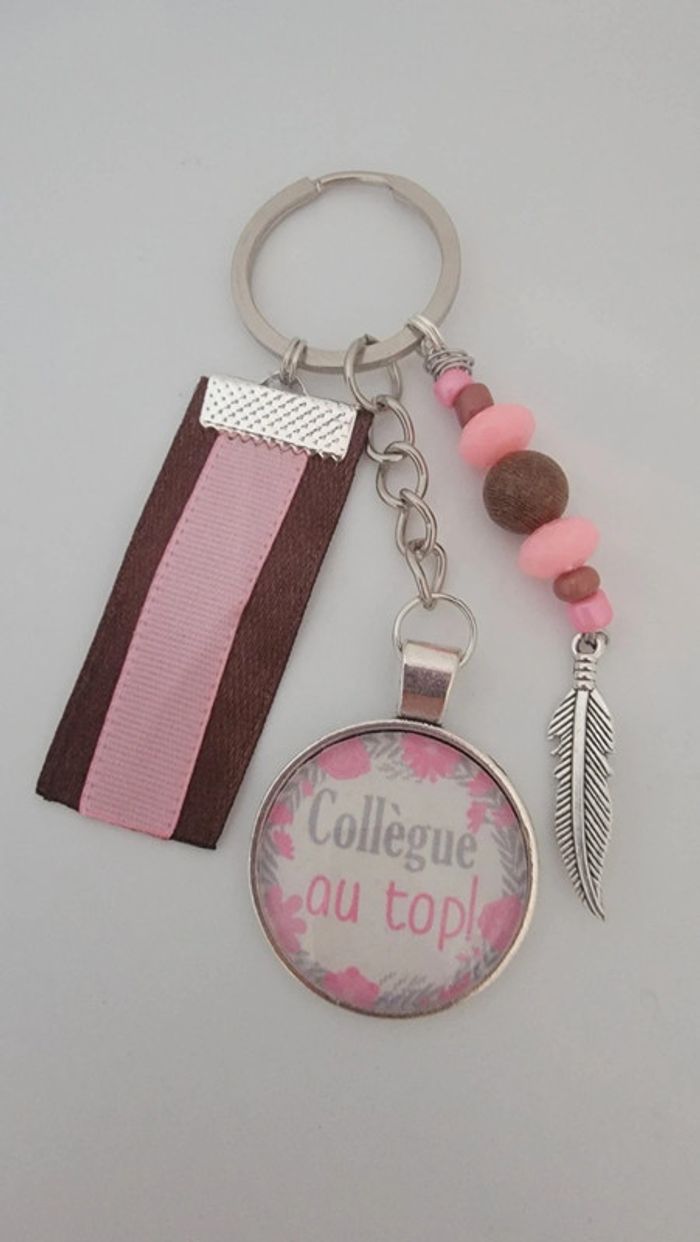 Cadeau collègue, porte clé message bijoux de sac " collègue au top"