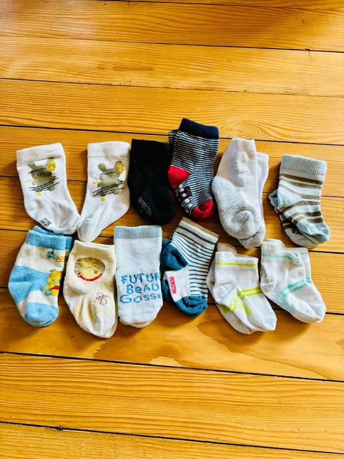 Lot bébé 6 mois + chaussettes offertes - photo numéro 2